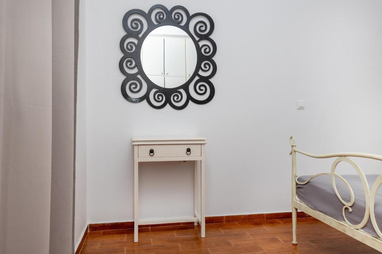 Depis Economy Apartments Naxos City Buitenkant foto