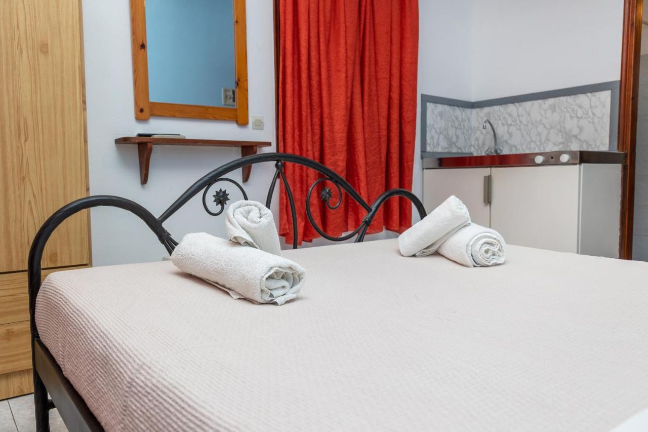 Depis Economy Apartments Naxos City Buitenkant foto