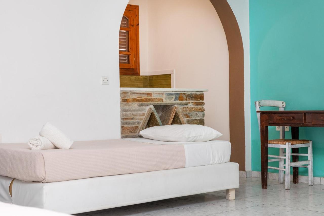 Depis Economy Apartments Naxos City Buitenkant foto